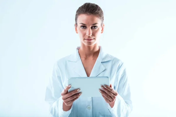 Scientific Woman White Tablet Navigating Stem Sectors Precision Skepticism Predatory — Stock Photo, Image