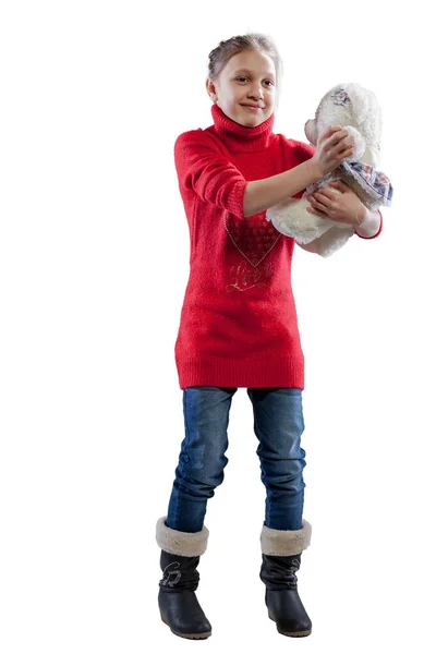 Biały Miś Dziewczyna Czerwonym Swetrze Dzielą Zabawną Więź Pełną Przytulanek — Zdjęcie stockowe