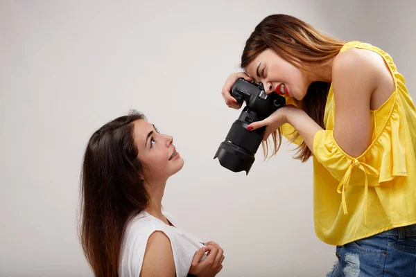 Young Women Create Adult Content Using Expressive Poses Evident Sexualization — Stock Photo, Image