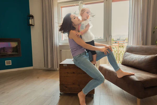 Mother Daughter Make Cooling Fan Living Room Playful Dance Forget — Stock Photo, Image