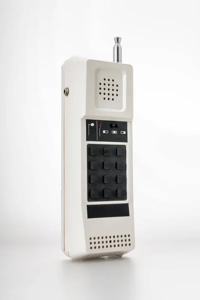 Λευκό Ασύρματο Πλαστικό Τηλέφωνο Μεταλλική Τηλεσκοπική Κεραία Ένα Κατάλοιπο Της — Φωτογραφία Αρχείου