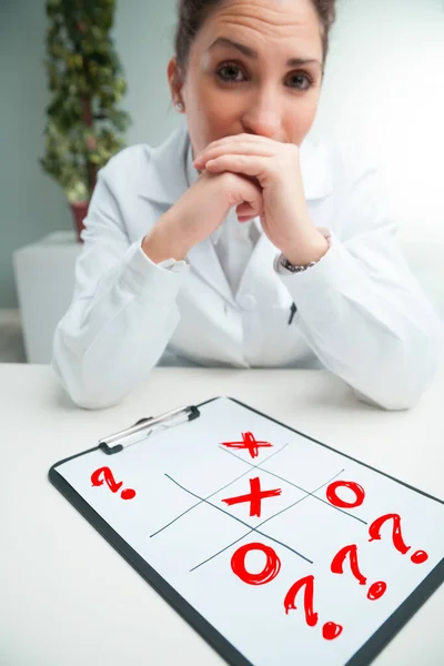 Unsolvable Tic Tac Toe Game Frustrates Scientist She Keeps Daunting — Stock Photo, Image