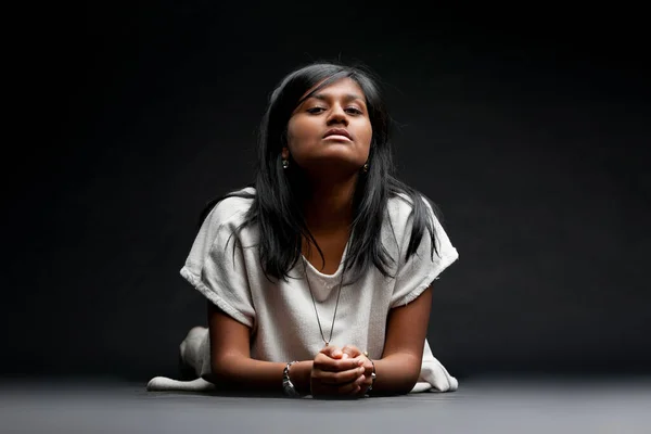 Starkly Dark Setting Young Indian Woman Black Hair Lies Ground — Stock Photo, Image