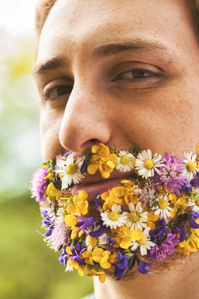 Forest Embrace One Discerns Man His Face Garden Blooms Tie — Stock Photo, Image