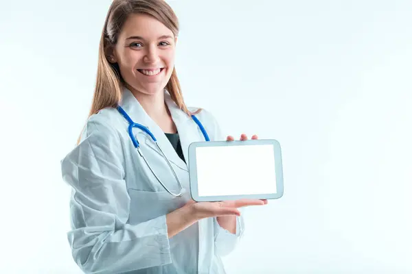 Confident Healthcare Provider Presents Tablet Empty Screen Ready Patient Interaction — Stock Photo, Image
