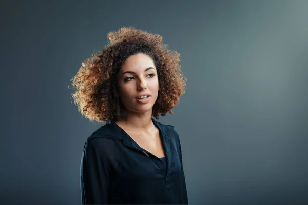 Curly Haired Latina Woman Face Illuminates Joy Insightful Breakthrough — Stock Photo, Image