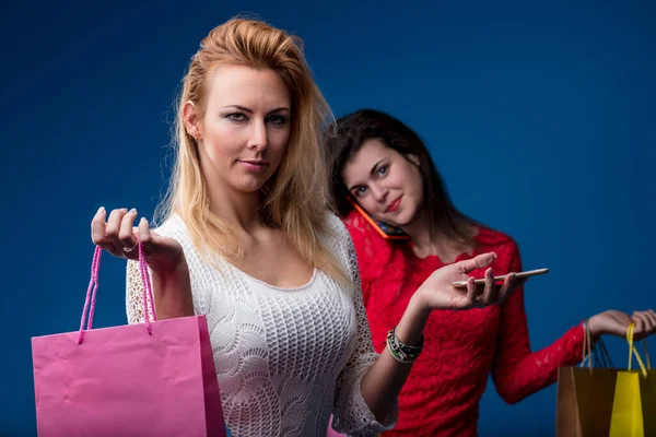 Playful Conspiracy Unfolds Shopper White Friend Red Poised Jest — Stock Photo, Image