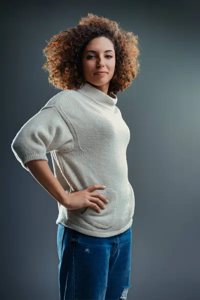 Introspective Young Female Natural Curls Portrays Contemplative Mood Her Attire — Stock Photo, Image