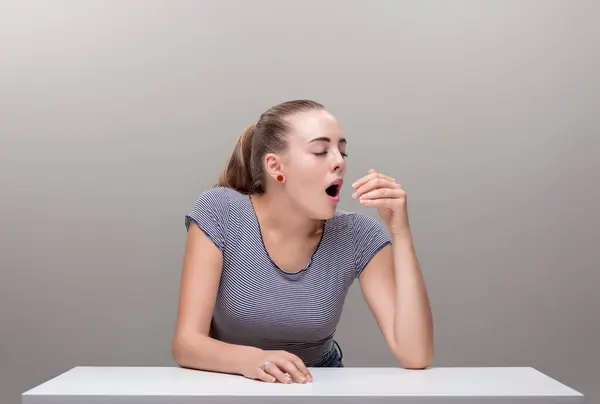 Whether Stifling Yawn Sneeze Her Body Language Speaks Desire Rest — Stock Photo, Image