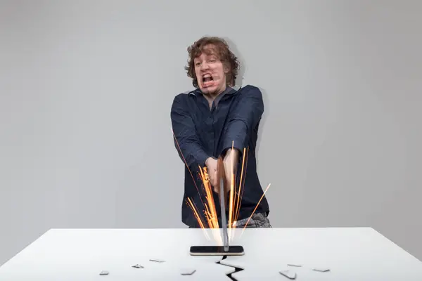 Overwhelmed Digital Life Demolishes His Smartphone Sparks Symbolizing Breaking Point — Stock Photo, Image