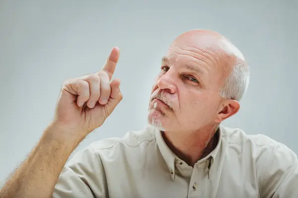 Mature Man Experiences Moment Realization Raising His Index Finger Thoughtful — Stock Photo, Image