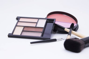 birçok profesyonel kozmetik makyaj