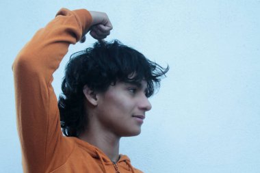 Latin kökenli genç bir adam