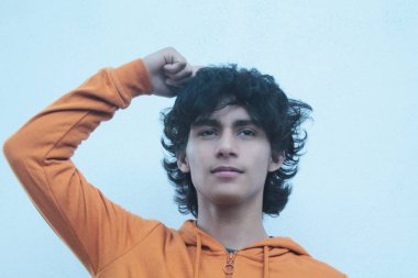 Latin kökenli genç bir adam