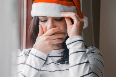 Noel 'de üzgün ve yalnız genç bir kadın