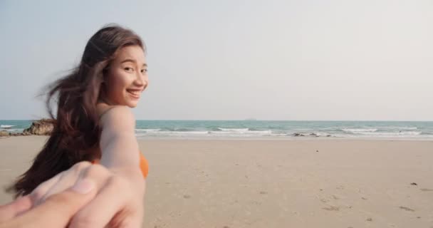Hermosa Joven Traje Baño Playa — Vídeo de stock