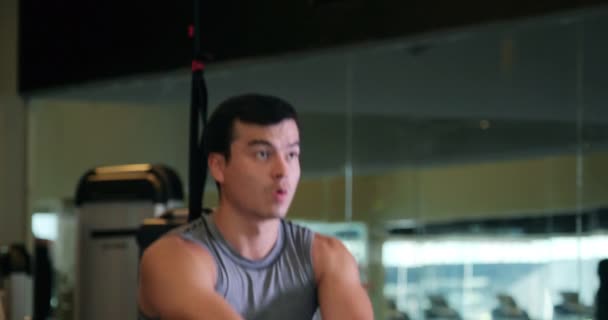 Séquence Bel Homme Dans Salle Gym — Video