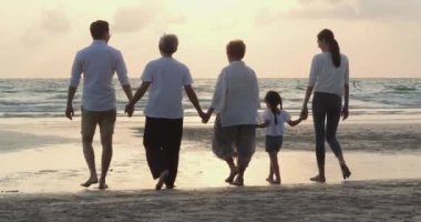 Aile kavramı plajda