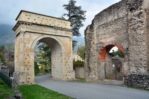 Susa Piemont Itálie 2022 Římský Triumfální Oblouk Počest Octaviana Augusta — Stock fotografie