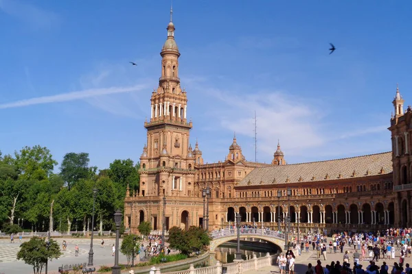 Siviglia, İspanya 05-13-2019 - İspanya Meydanı (Plaza de Espana)