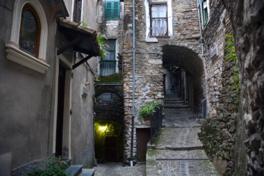Dolceacqua, Liguria, İtalya 06-08-2023 - Ligurya iç kesimlerindeki antik ortaçağ köyü Dolceacqua
