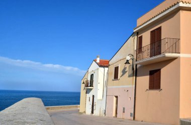 Termoli, Molise, İtalya -08-29-2022 - Eski balıkçı köyü