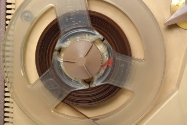 Müzik ve ses kaydı için 1960 'ların bobinden bobinine teyp kontrolleri