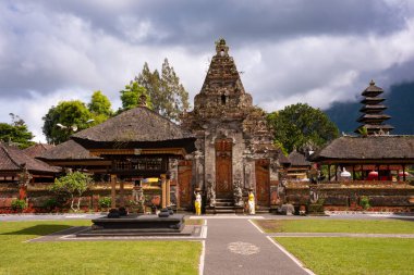 Pura Ulun Danu Bratan, Endonezya, Bali 'deki Hindu tapınağı.