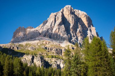 Kuzey İtalya 'da Dolomite Alpleri, güzel dağ manzarası