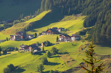 Kuzey İtalya 'da Dolomite Alpleri, güzel dağ manzarası