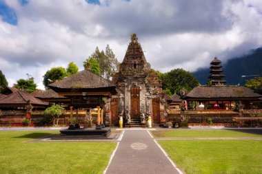 Pura Ulun Danu Bratan, Endonezya, Bali 'deki Hindu tapınağı.