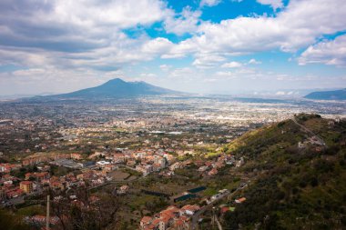 Napoli, İtalya 'nın Vezüv volkanlı panoramik manzarası