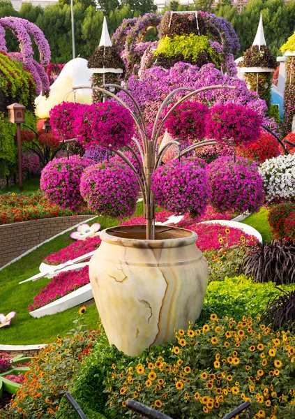 Cudowny Ogród Dubaju Piękny Park Kwiatami Dekoracjami — Zdjęcie stockowe