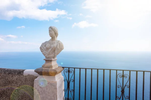 Terraço Villa Cimbrone Com Estátuas Mármore Sobre Mar Com Vista — Fotografia de Stock