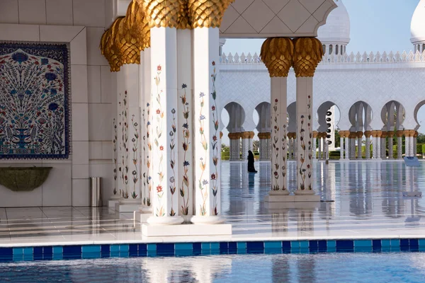 Sjeik Zayed Grote Moskee Van Wit Marmer Abu Dhabi Stad Stockafbeelding