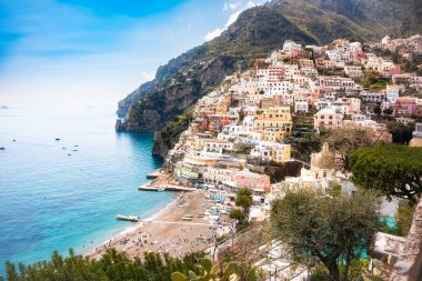 Güney İtalya 'da Amalfi kıyısındaki Positano kasabası
