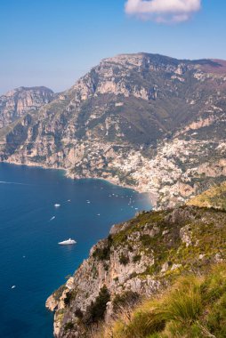 Amalfi sahili ve Positano şehri manzarası, İtalya