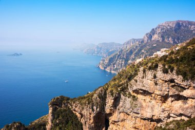 Amalfi sahili ve Positano şehri manzarası, İtalya