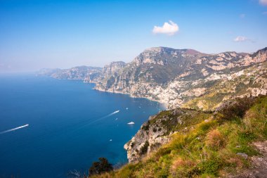 Amalfi sahili ve Positano şehri manzarası, İtalya