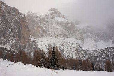 Dolomite dağlarında kötü kış havası