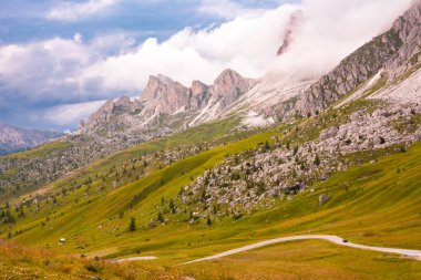 Majestic Dolomite Dağları, İtalya yazın