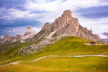 Majestic Dolomite Dağları, İtalya yazın