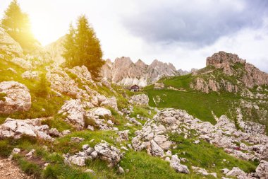 Dolomite Alplerindeki dağ manzarası