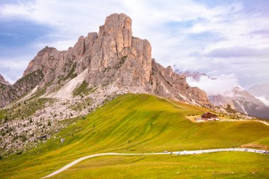 Majestic Dolomite Dağları, İtalya yazın