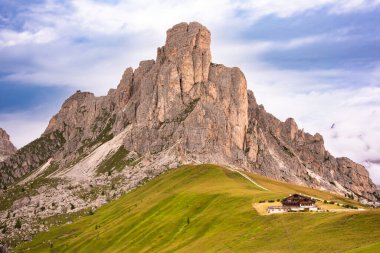 Majestic Dolomite Dağları, İtalya yazın