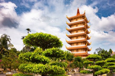 Vietnam 'daki geleneksel Budist tapınağı, Asya r binası.