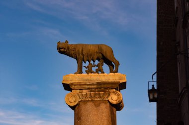 Roma şehri İtalya 'da gün batımında