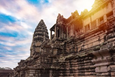 Angkor Wat, Kamboçya 'da eski bir tapınak kalıntısı.