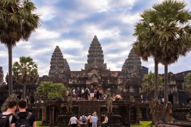 Angkor Wat, Kamboçya 'da eski bir tapınak kalıntısı.