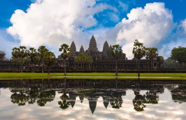 Angkor Wat, Kamboçya 'da eski bir tapınak kalıntısı.